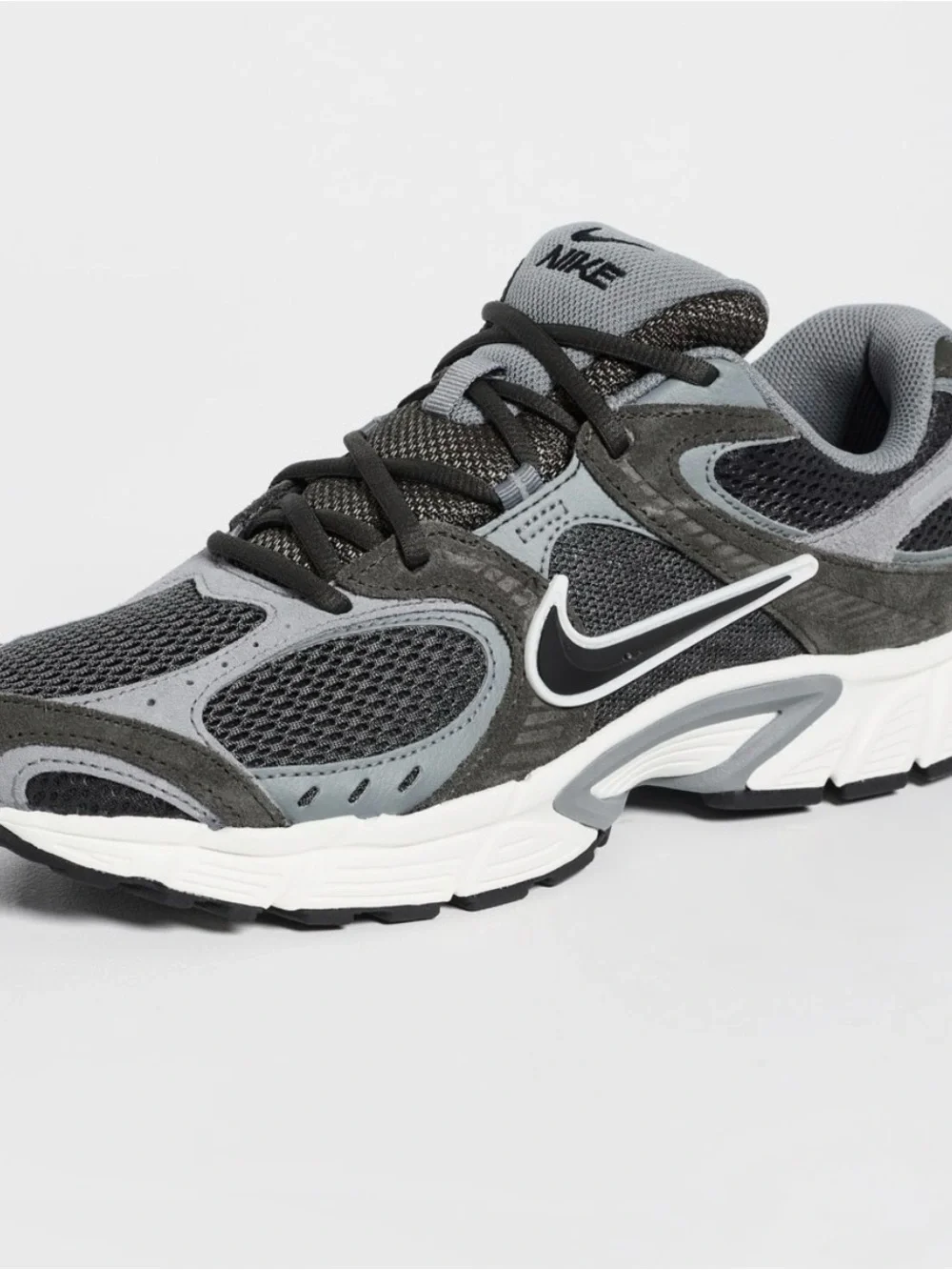 Nike Men's Gray and Black Mesh Running Shoes